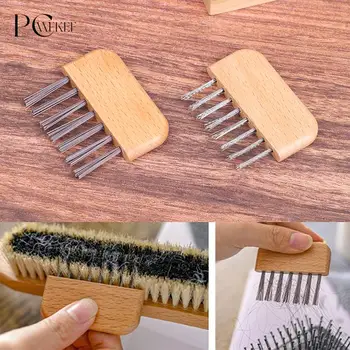 1PC Дървена дръжка гребен за почистване Деликатно почистване Подвижна четка за коса Гребен за почистване Дръжка за инструменти Вграден инструмент
