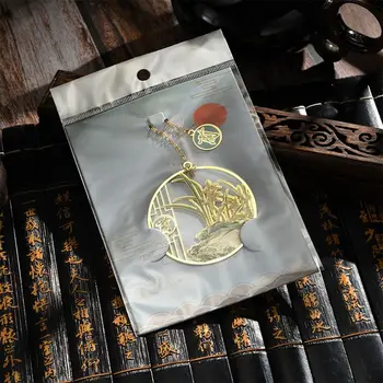 2pcs Китайски стил Bookmark Крейн метал Bookmark Ретро елен Book Mark Цвете висулка Ученици четене пособия училище канцеларски материали