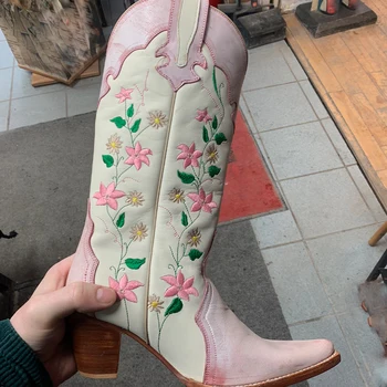 IPPEUM каубойка ботуши розово цвете бродирани коляното обувки за жени средата теле Western Botas каубой Mujer мода