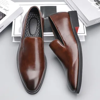 New 2023 Мъжки летни стилни кожени мокасини Slip On Pointed Toe обувки Черно кафяво Удобни мъжки мокасини