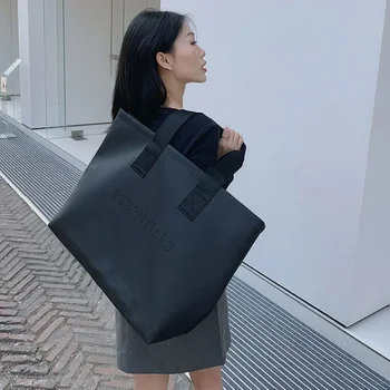 New ESSENTIALS Fashion Men's Bag Чанта с голям капацитет PU кожена чанта за рамо Чанта за носене Унисекс мода Дамска чанта