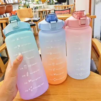 Бутилка за вода със слама Преносими бутилки за къмпинг за пътуване Фитнес чаша за велосипеди Лятна кана за студена вода с маркер за време Чаши за многократна употреба