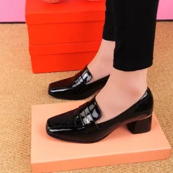 Дами Квадратна глава Дебел ток единични обувки Жени 2023 Френски Мери Джейн офис OL носят британски стил малки кожени обувки Нови 2023