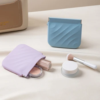 Квадратна чанта за грим Преносима силиконова козметична чанта за пътуване грим Инструменти за красота Четки за съхранение Съхранение Тоалетна чанта Пари торбичка