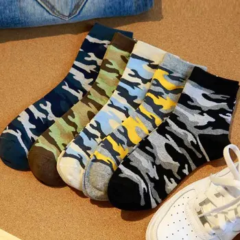 Нова есен и зима памук мъже алпинизъм чорапи на едро класически двойки в камуфлаж памук тръба мъже чорапи 5 цвята