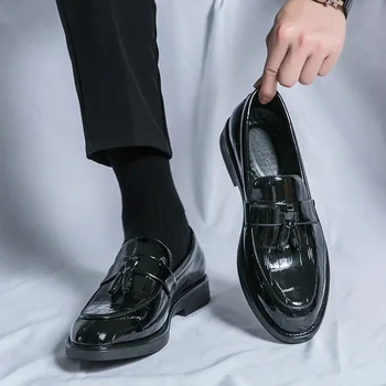 Нови черни мокасини за мъже пискюли зелени приплъзване кръг пръсти мъжки официални обувки размер 38-46 мъжки обувки