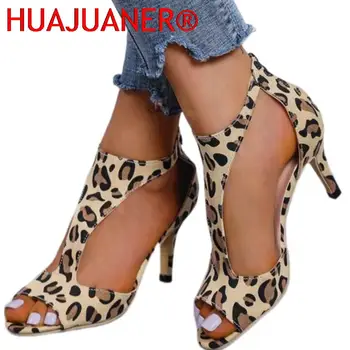 Обувки на токчета за жени Елегантни високи сандали със среден ток Лято 2023 Пролетна зебра Leopardprint Помпи Глезена каишка парти отворен пръст