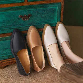 Плитки обувки за жени 2023 Заострени пръсти Приплъзване Ежедневни мокасини Пролет Есен Дамски обувки Плътен цвят Дишащ Сапатос