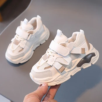 Пролет Есен Нова детска мода Меки бели момчета спортни обувки Студенти Кука Loop Light Mesh маратонки за бебета момичета Универсален