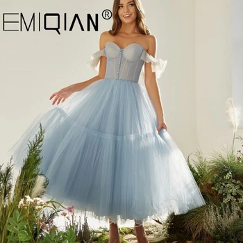 Светло синьо рамо къси абитуриентски рокли Многоетажна пола A-Line парти рокли Плисирани чай дължина тюл официални рокли