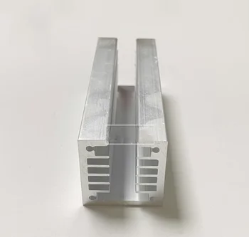  транзистор Радиатор с въздушно охлаждане 32 * 32 * 100mm Електронен тръбен радиатор Персонализиран алуминиев профил с охлаждане на вентилатора